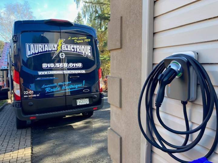 Borne de recharge pour voiture électrique Outaouais (Québec)